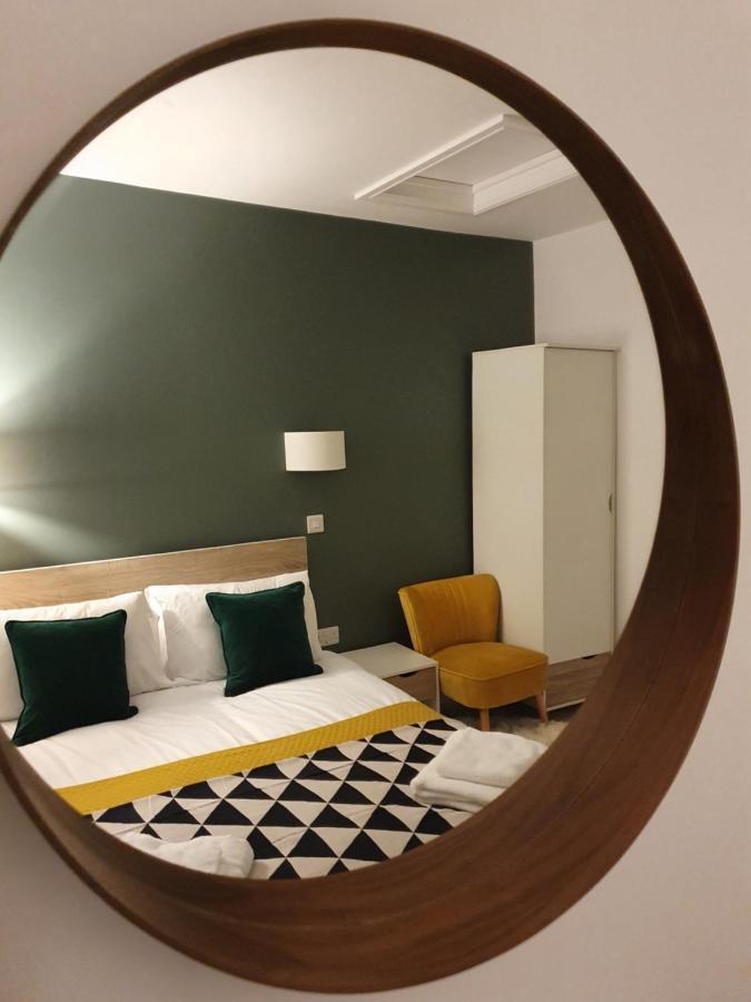 The Taylor Suite - Stunning 2-Ensuite Beds, Cathedral View Roof Garden Truro Exterior photo