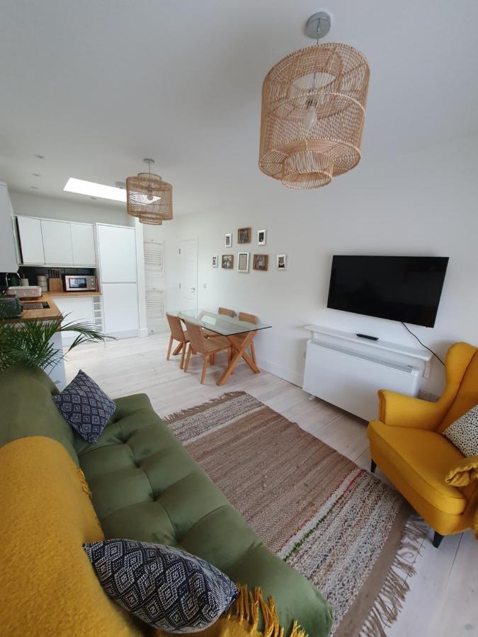 The Taylor Suite - Stunning 2-Ensuite Beds, Cathedral View Roof Garden Truro Exterior photo